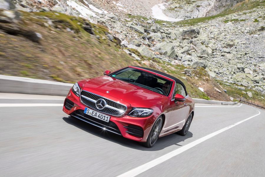  Mercedes-Benz E300 AMG Line Cabriolet 2017 года  (WW) (фото 18 из 32)